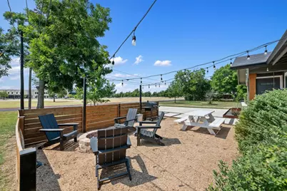 1107 E 17th Street, Georgetown, TX 78626 - Photo 4