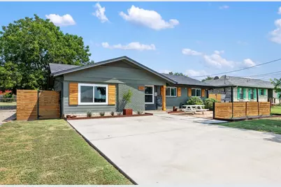 1107 E 17th Street, Georgetown, TX 78626 - Photo 2