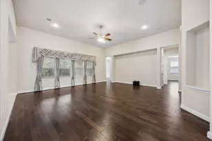 365 Arapaho Dr, Kyle, TX 78640 - Photo 2