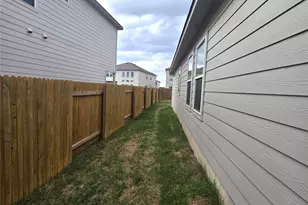 133 Boulder Rdg Trl, Liberty Hill, TX 78642 - Photo 24