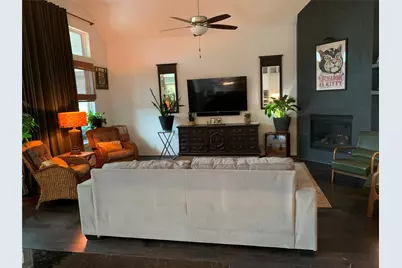 1335 Gruene Glen Street, New Braunfels, TX 78132 - Photo 4