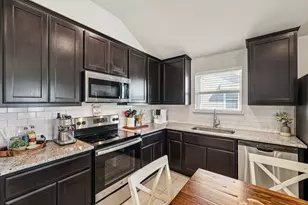 111 Insider Loop, Elgin, TX 78621 - Photo 18