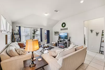 111 Insider Loop, Elgin, TX 78621 - Photo 8