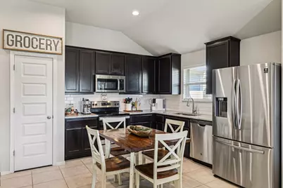 111 Insider Loop, Elgin, TX 78621 - Photo 14