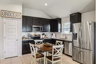 111 Insider Loop, Elgin, TX 78621 - Photo 14