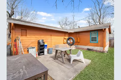 1011 Chesapeake Drive, Austin, TX 78758 - Photo 14