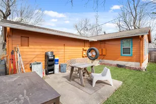 1011 Chesapeake Dr, Austin, TX 78758 - Photo 14