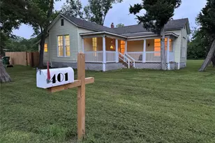 401 Shaw St, Taylor, TX 76574 - Photo 1