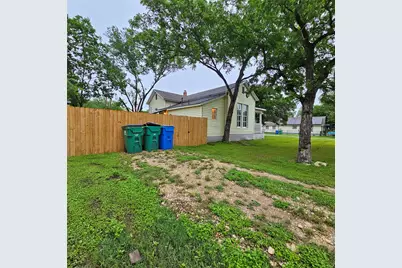 401 Shaw Street, Taylor, TX 76574 - Photo 8