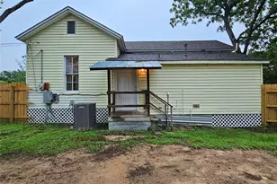 401 Shaw St, Taylor, TX 76574 - Photo 36