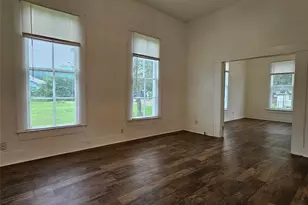 401 Shaw St, Taylor, TX 76574 - Photo 20