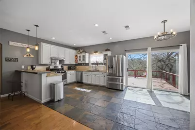 123 Meadowood Drive, Elgin, TX 78621 - Photo 10