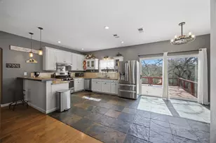 123 Meadowood Dr, Elgin, TX 78621 - Photo 10