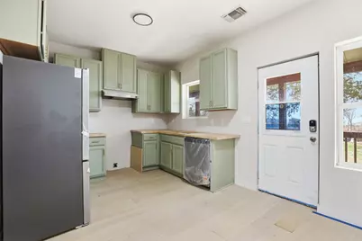 112 Chihuahua Drive, Del Valle, TX 78617 - Photo 18