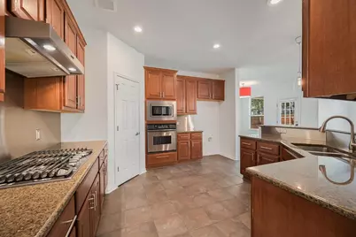9316 Bavaria Lane, Austin, TX 78749 - Photo 8