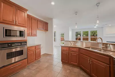 9316 Bavaria Lane, Austin, TX 78749 - Photo 10