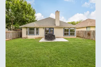 536 W Metcalfe Street, Hutto, TX 78634 - Photo 4