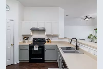 536 W Metcalfe Street, Hutto, TX 78634 - Photo 14