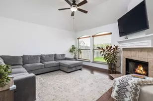 536 W Metcalfe St, Hutto, TX 78634 - Photo 2
