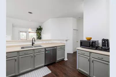 536 W Metcalfe Street, Hutto, TX 78634 - Photo 12
