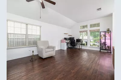 536 W Metcalfe Street, Hutto, TX 78634 - Photo 6