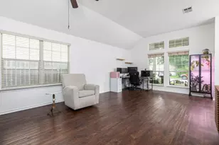 536 W Metcalfe St, Hutto, TX 78634 - Photo 6