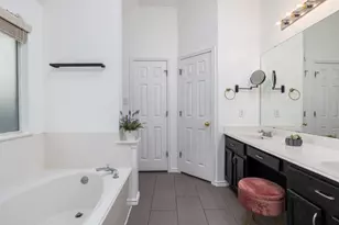 536 W Metcalfe St, Hutto, TX 78634 - Photo 18