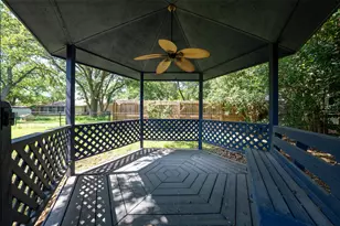 807 Country Club Rd, Georgetown, TX 78628 - Photo 26