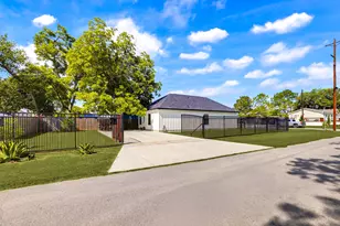 303 Pine Ave, Luling, TX 78648 - Photo 4