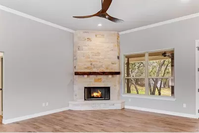 914 W Oak Ridge Drive, Marble Falls, TX 78654 - Photo 22