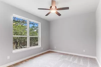 914 W Oak Ridge Drive, Marble Falls, TX 78654 - Photo 24