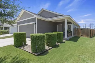 242 Trailside Ln, Bastrop, TX 78602 - Photo 6