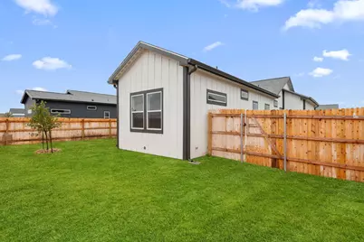 2029 Applewood Drive, Lockhart, TX 78644 - Photo 32