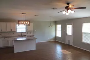 918 W South St, Leander, TX 78641 - Photo 8