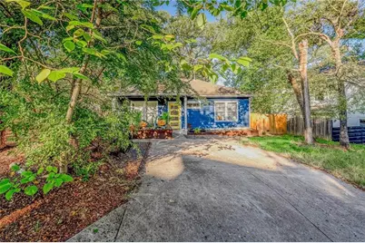 1198 E M Franklin Avenue, Austin, TX 78721 - Photo 2