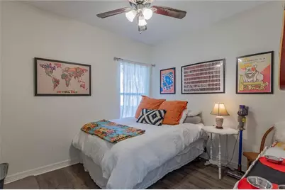 1198 E M Franklin Avenue, Austin, TX 78721 - Photo 20