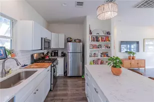 1198 E M. Franklin Ave, Austin, TX 78721 - Photo 16