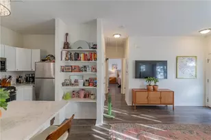 1198 E M. Franklin Ave, Austin, TX 78721 - Photo 10