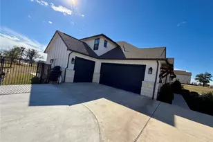 217 Northcrest Dr, Liberty Hill, TX 78642 - Photo 2