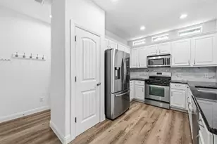 6708 Manchaca Rd, Austin, TX 78745 - Photo 10