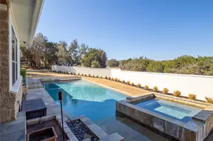 14 Autumn Oaks Dr, The Hills, TX 78738 - Photo 30