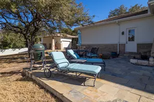 14 Autumn Oaks Dr, The Hills, TX 78738 - Photo 32