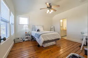 14 Autumn Oaks Dr, The Hills, TX 78738 - Photo 24