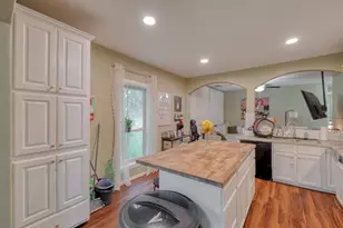 920 Washburn St, Taylor, TX 76574 - Photo 8