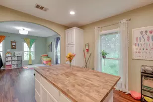 920 Washburn St, Taylor, TX 76574 - Photo 10