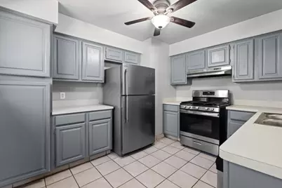 1129 W San Antonio Street, Lockhart, TX 78644 - Photo 8