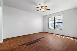 1129 W San Antonio St, Lockhart, TX 78644 - Photo 12