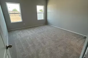 150 Lennox Dr, Kyle, TX 78640 - Photo 4