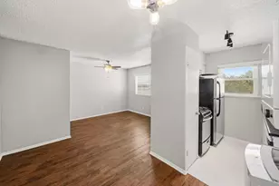 2401 Manor Rd, Austin, TX 78722 - Photo 12