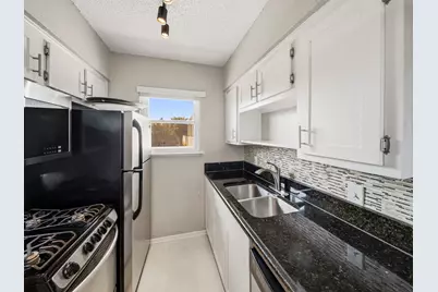 2401 Manor Road #222, Austin, TX 78722 - Photo 2
